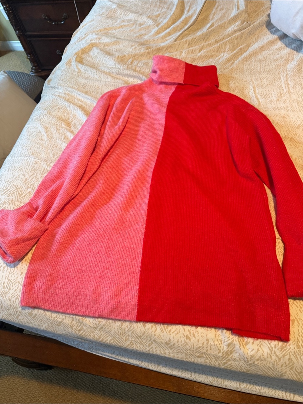 Vero Moda Two-Tone Pink and Red Turtleneck Sweater